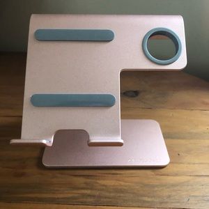 Rose gold Apple Watch/IPhone Charging Dock